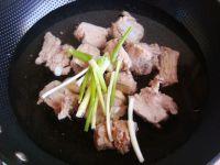 海带年糕排骨汤的做法步骤3