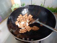 西兰花炒鸡肉片的做法步骤7