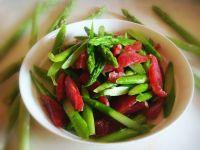 腊肠炒芦笋的做法步骤8