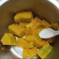 花样南瓜饼的做法步骤2