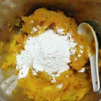 花样南瓜饼的做法步骤3