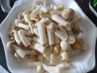 彩椒海鲜菇的做法步骤2